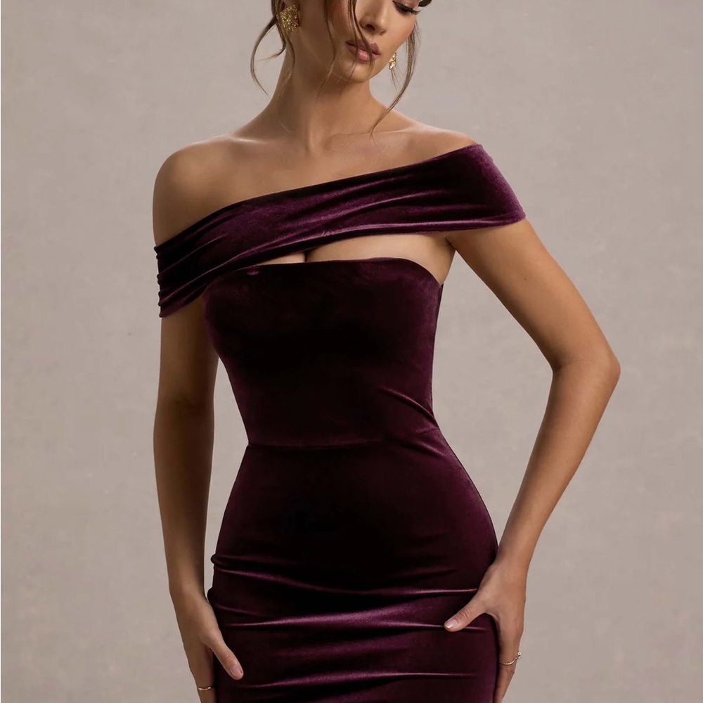 CANDELA
Port Velvet Asymmetric Bardot Maxi Dress